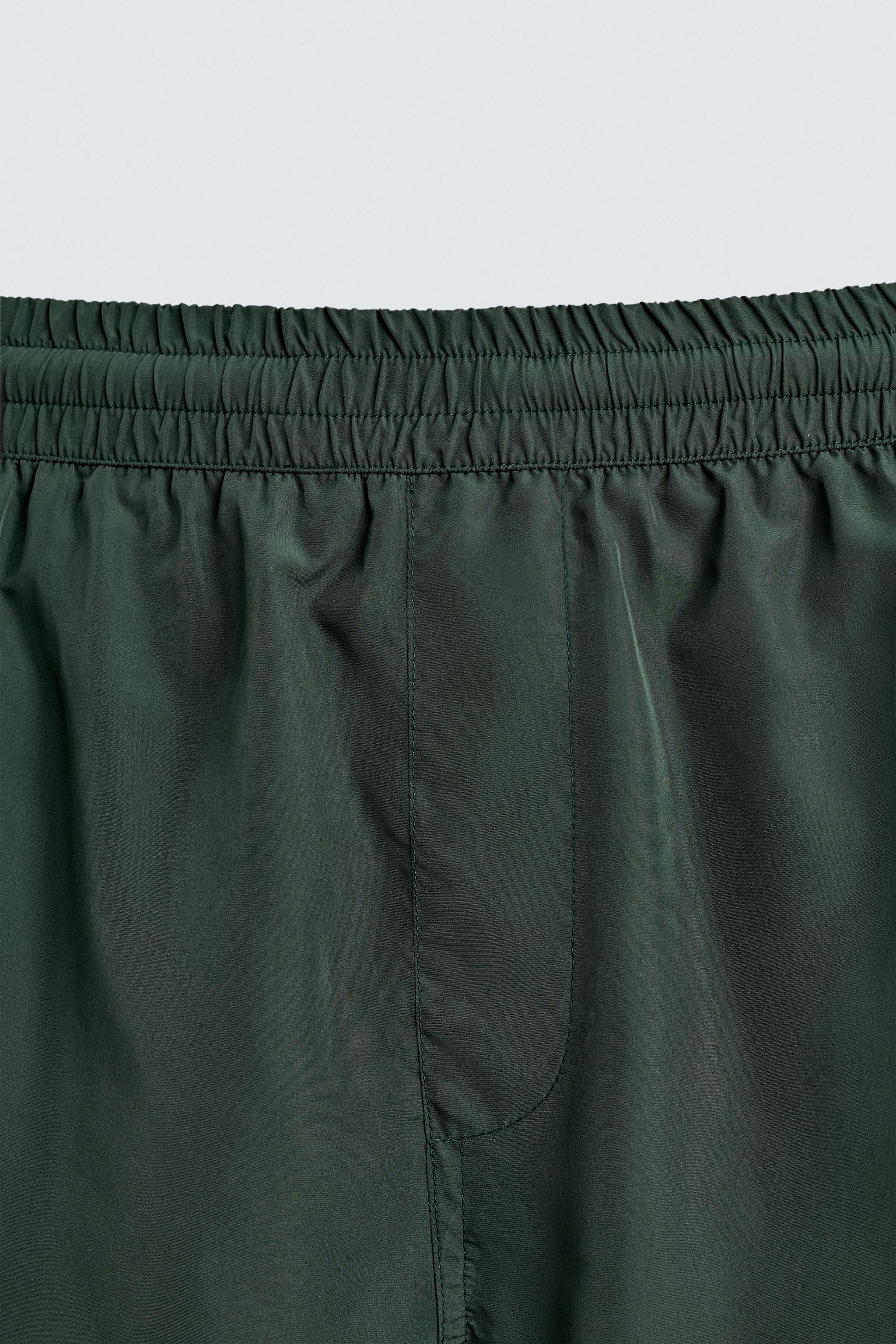 SHORT À LISERÉS CONTRASTANTS